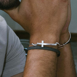 Cross Symbol Wrap Expandable Bangle